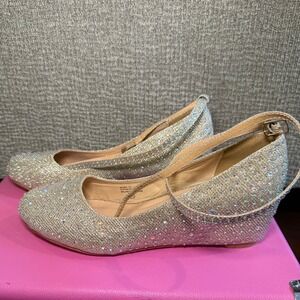 Chase + Chloe Bobby-12 Gold Glitter Rhinestone Ankle Strap Wedge Pumps Size 8.5